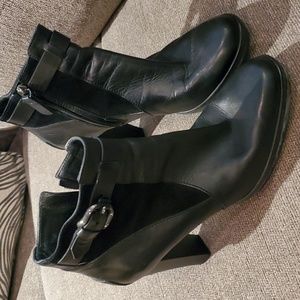 Black Tod's ankle boots size 40.5